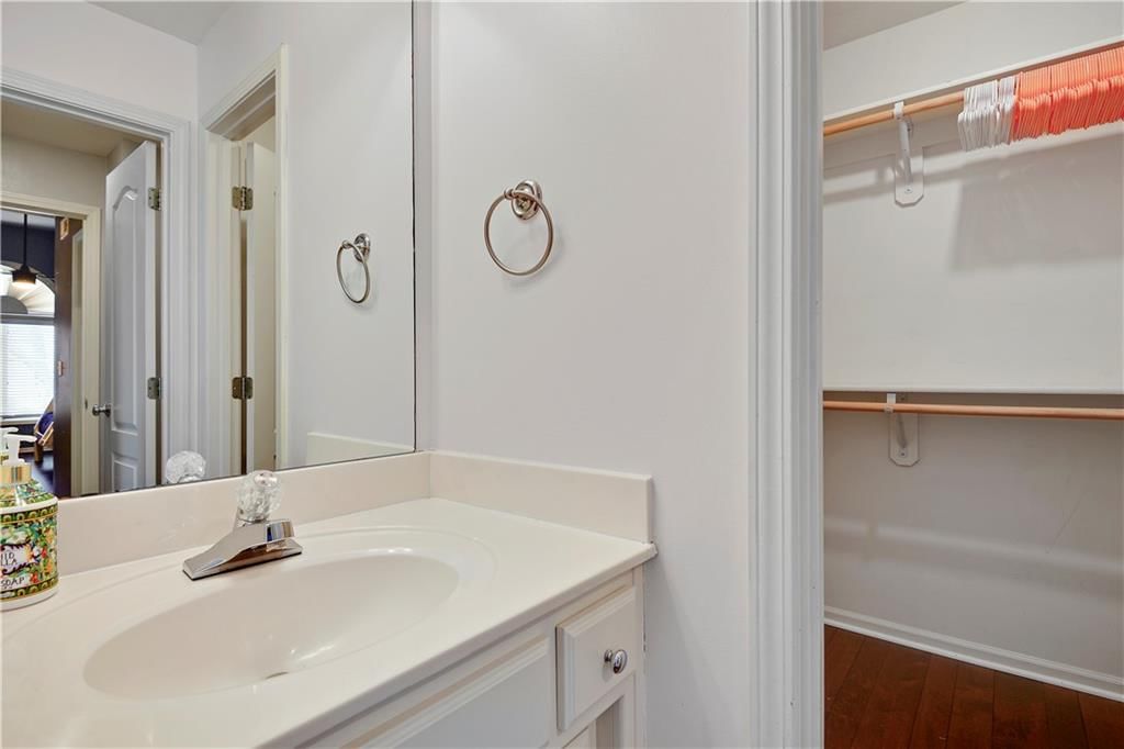 7800 ALDEN Road — photo 32