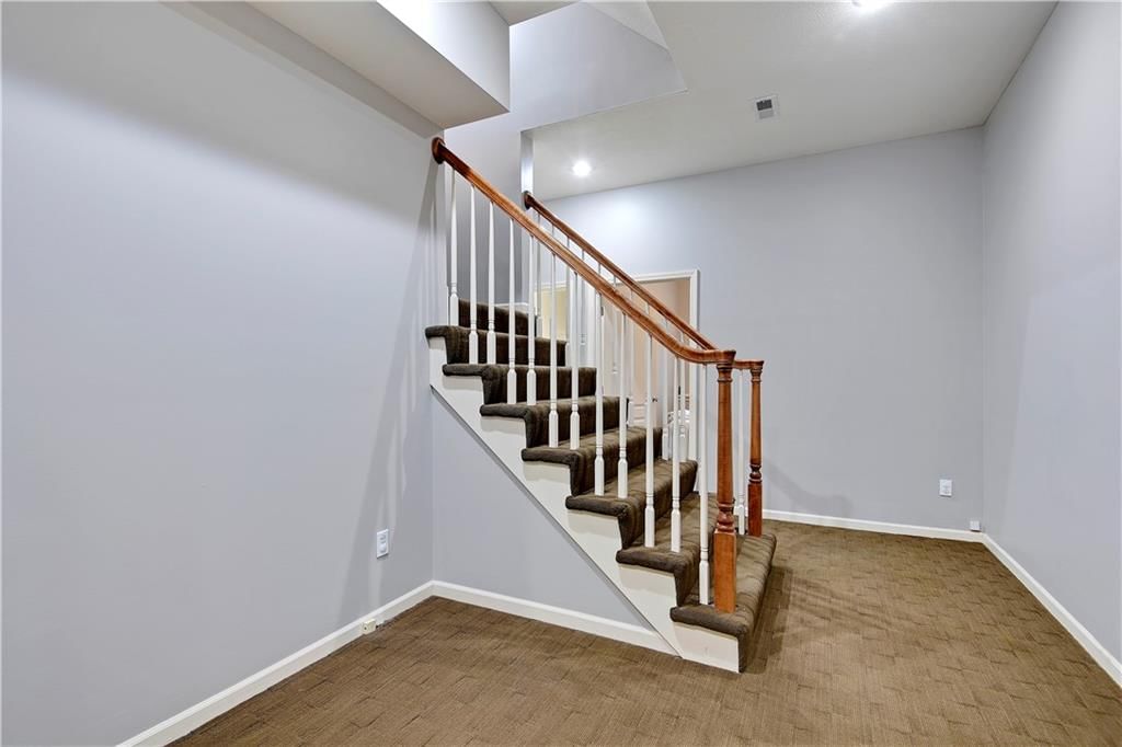 7800 ALDEN Road — photo 35
