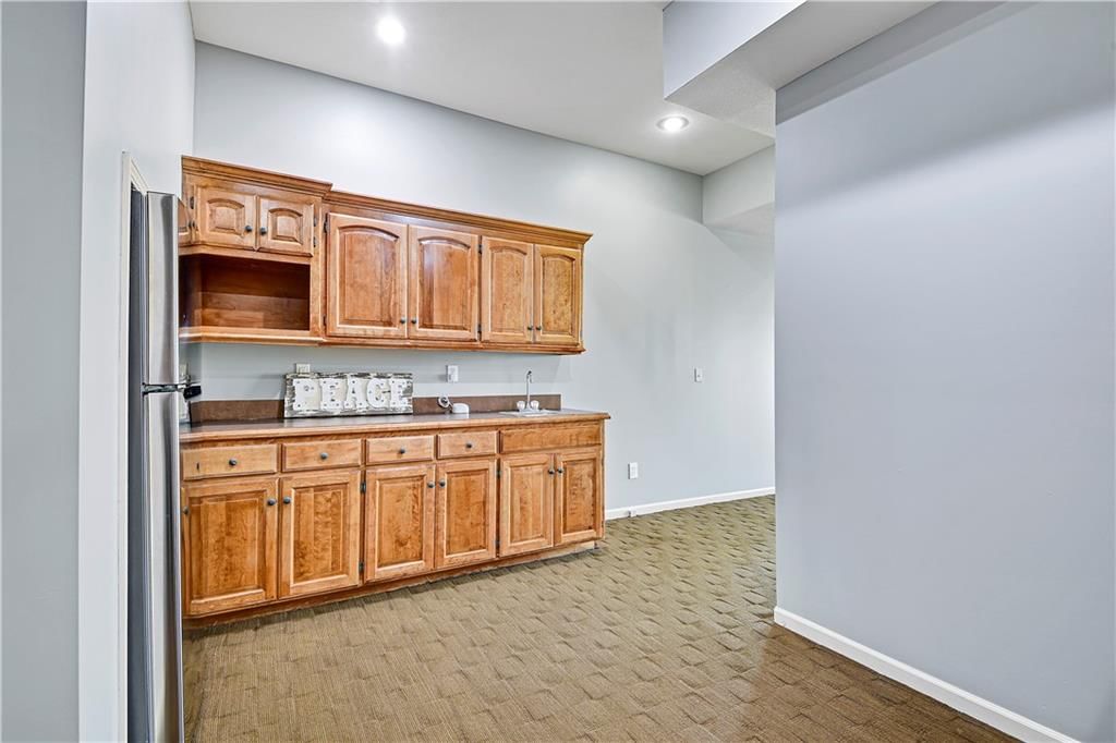 7800 ALDEN Road — photo 36