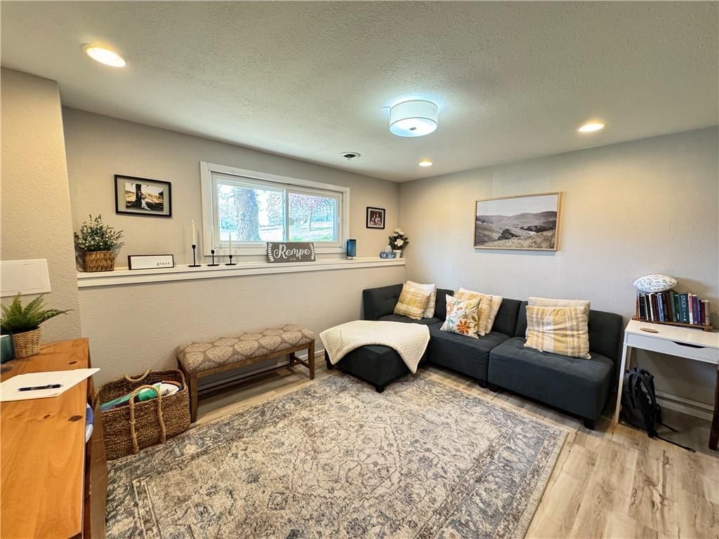 104 E Ohio Street — photo 13