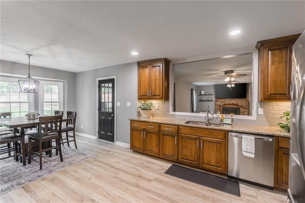 6806 N Euclid Avenue — photo 15