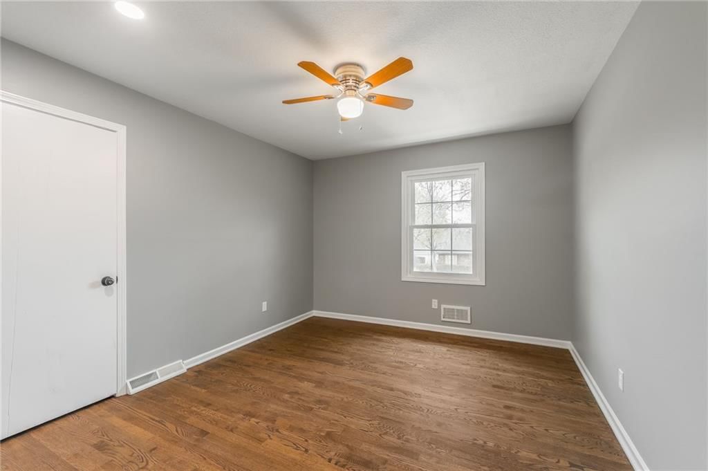 6806 N Euclid Avenue — photo 33