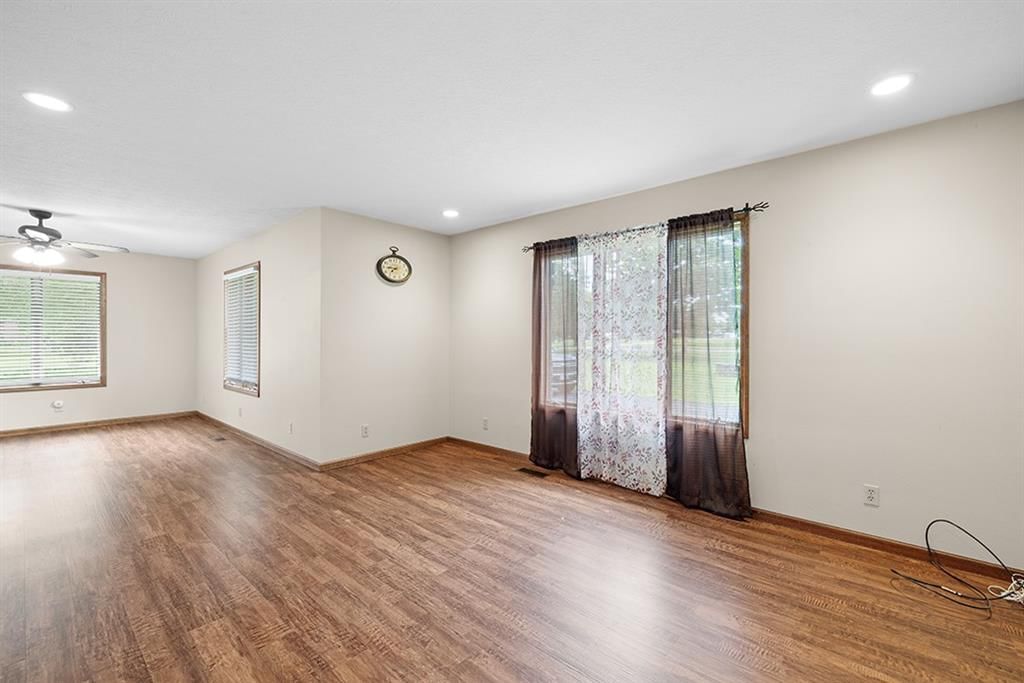 3006 E 8th Street — photo 10