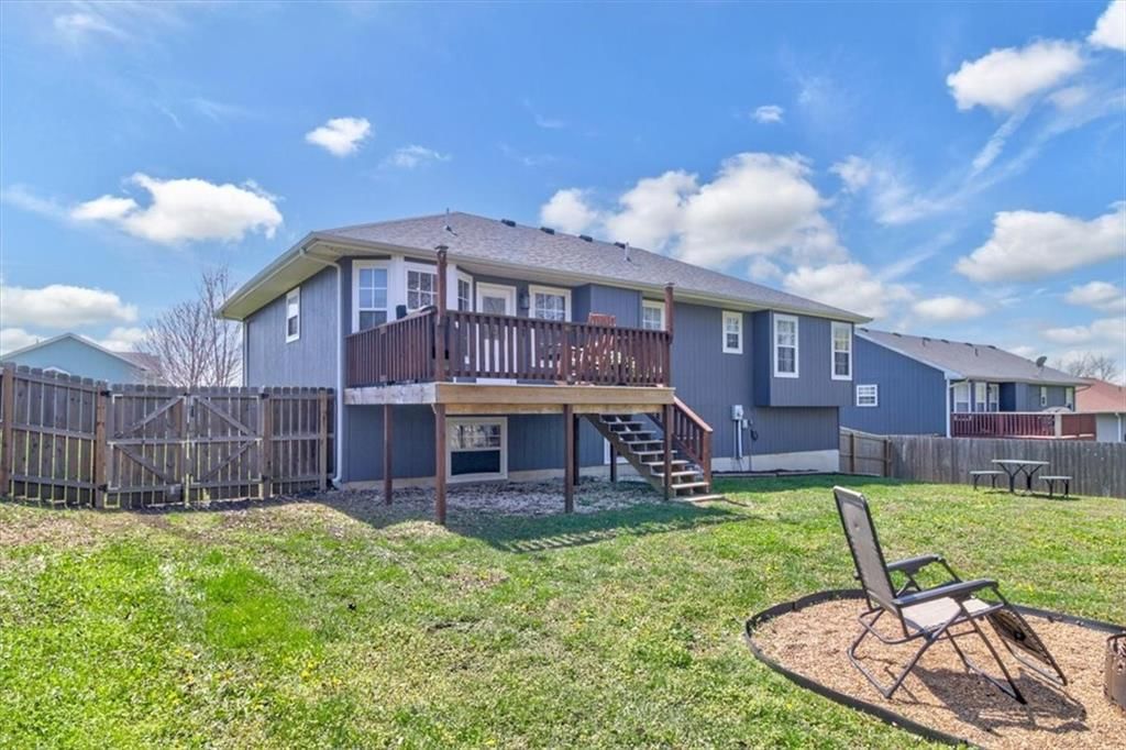 104 E 12th Street — photo 26