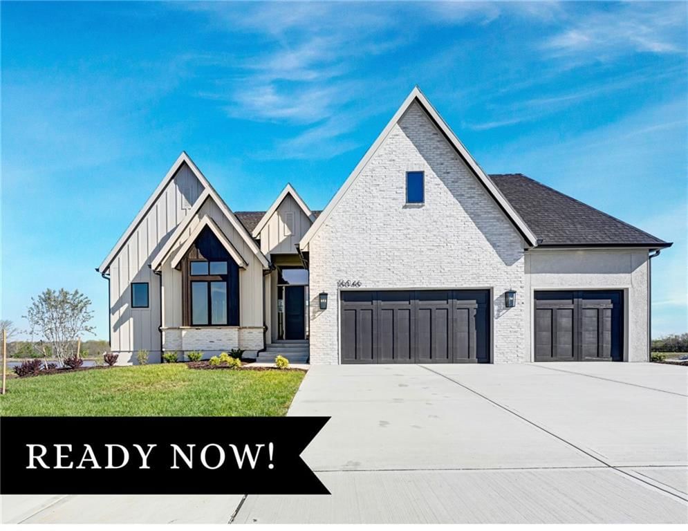 16046 S Twilight Lane, Olathe, KS