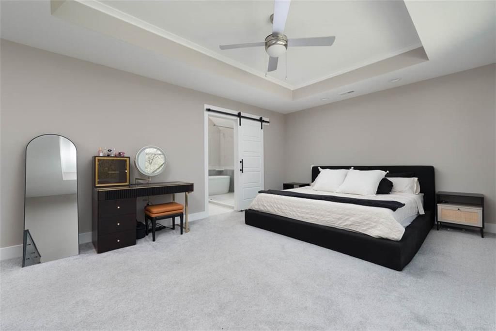 7430 N Lamar Drive — photo 15