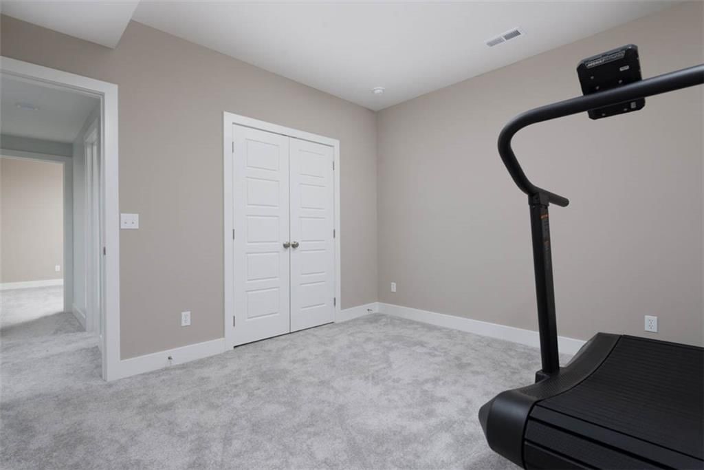 7430 N Lamar Drive — photo 36