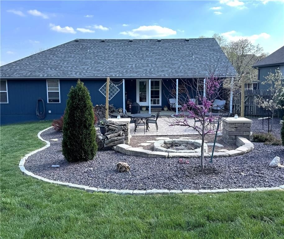 110 Surrey Court — photo 34