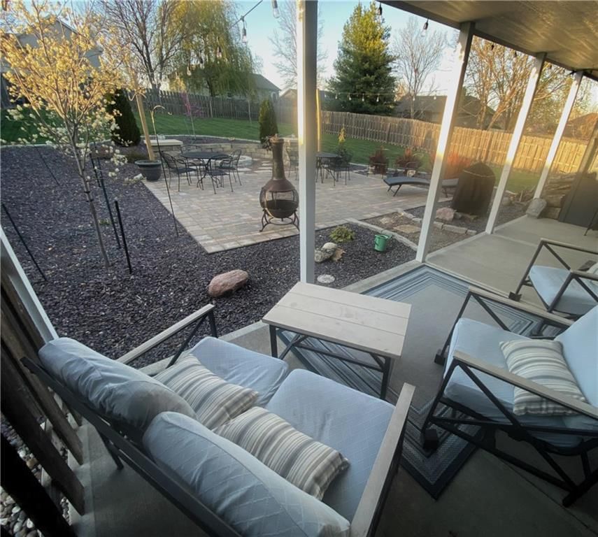 110 Surrey Court — photo 35