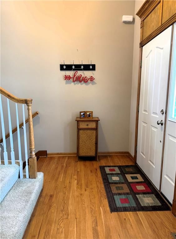 110 Surrey Court — photo 8