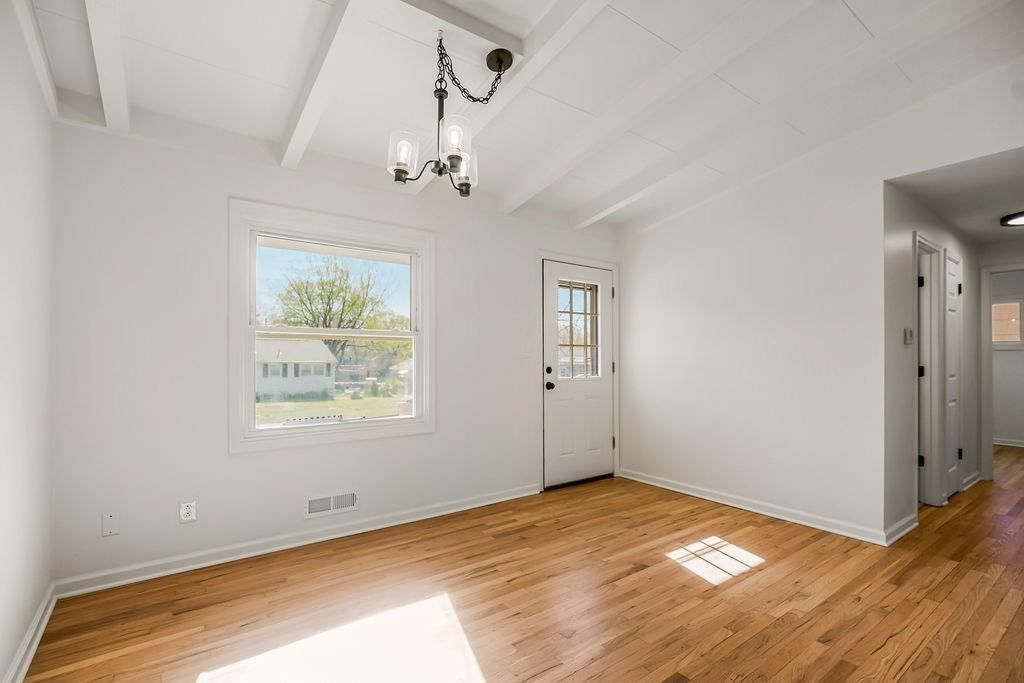 9018 Hemlock Drive — photo 2
