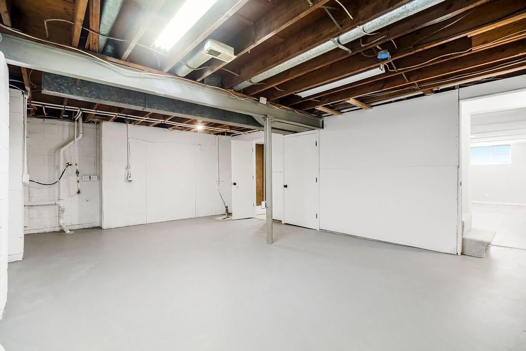 9018 Hemlock Drive — photo 17