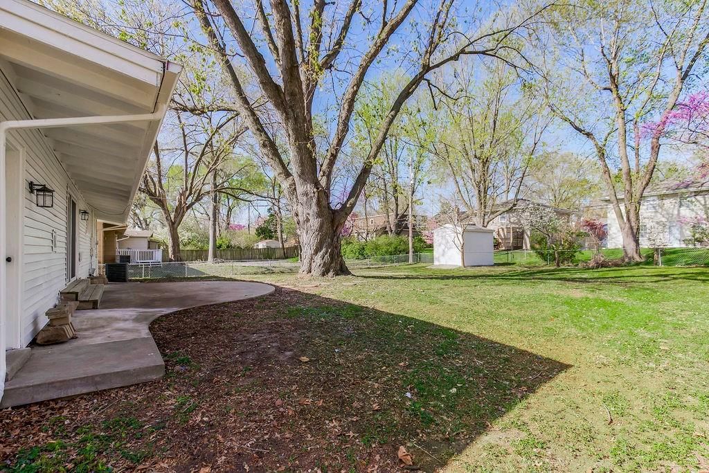 9018 Hemlock Drive — photo 19