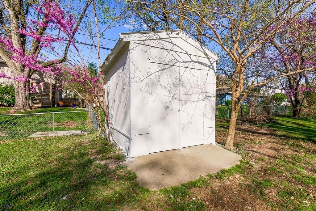9018 Hemlock Drive — photo 20