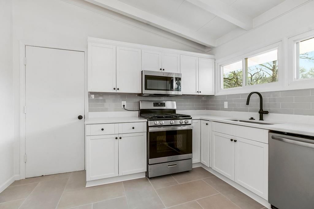 9018 Hemlock Drive — photo 5