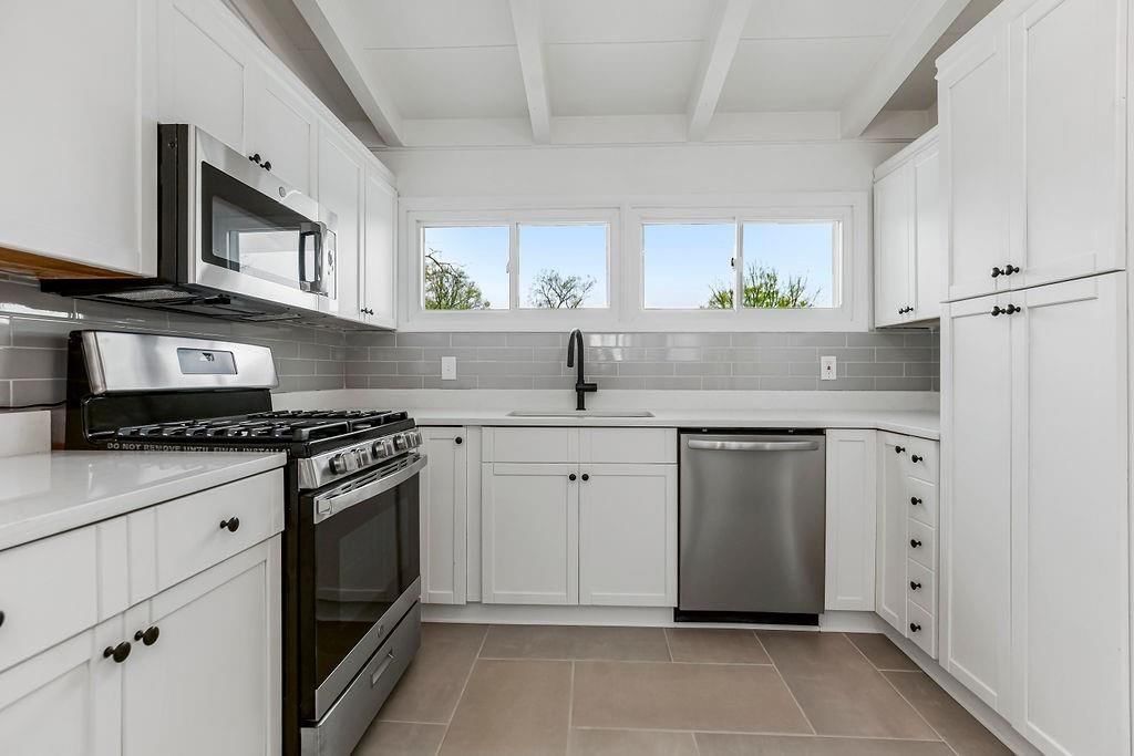 9018 Hemlock Drive — photo 6