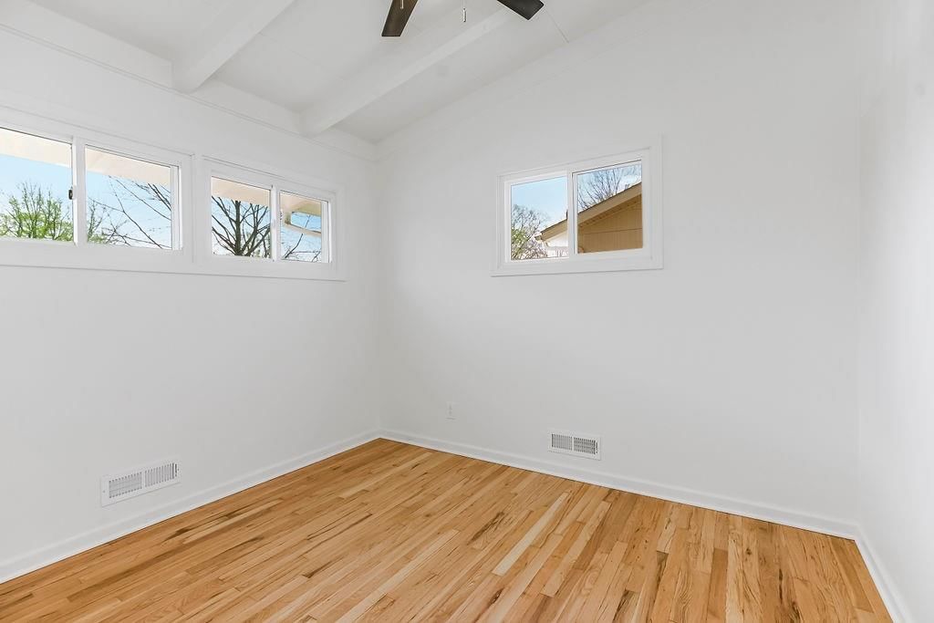 9018 Hemlock Drive — photo 10