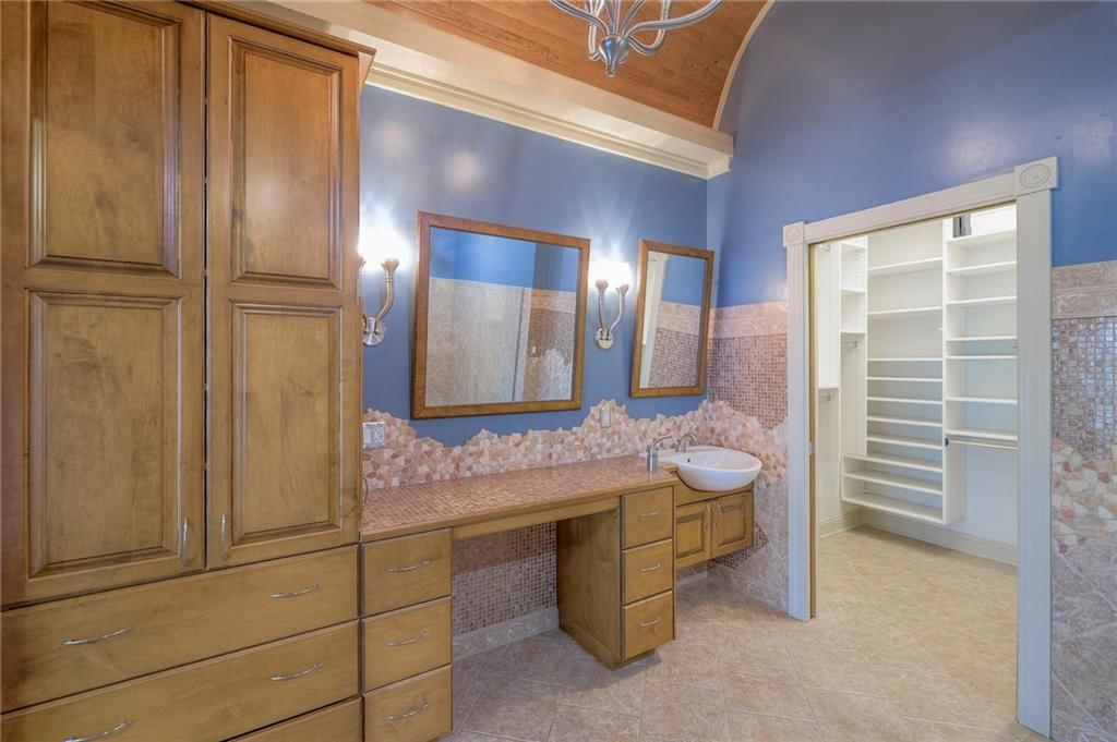 6509 W 92nd Street — photo 36