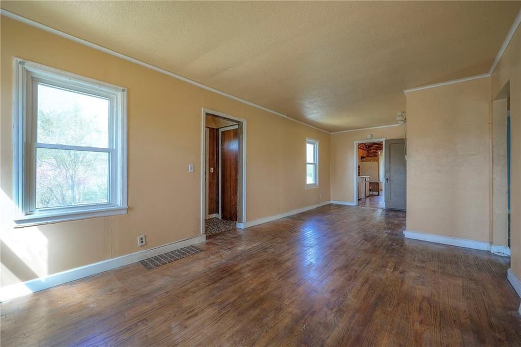 8345 Campbell Street — photo 7