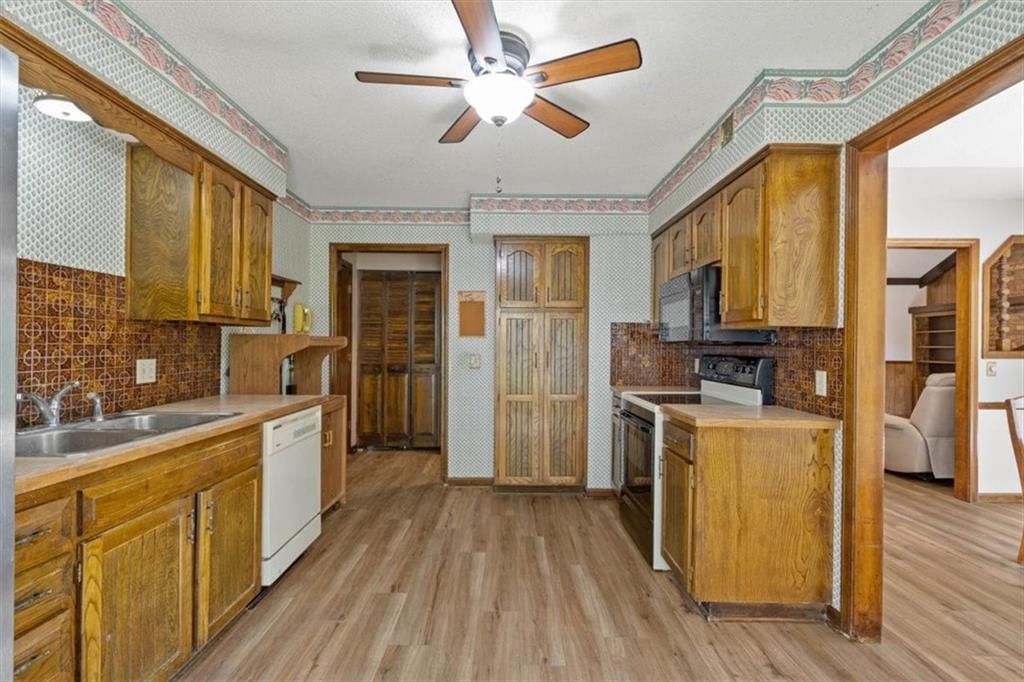 6203 Greenwood Drive — photo 11