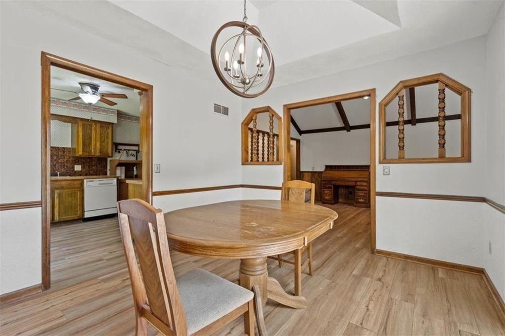 6203 Greenwood Drive — photo 8