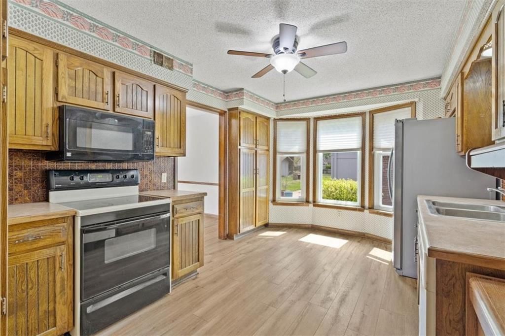6203 Greenwood Drive — photo 10