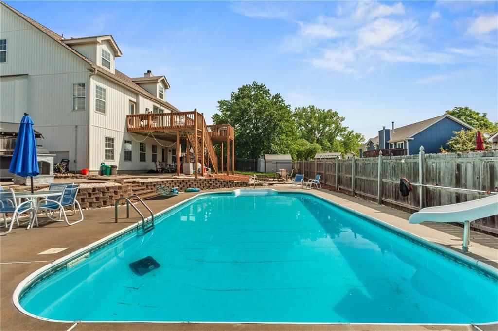 1004 NW Creek Side Circle — photo 3