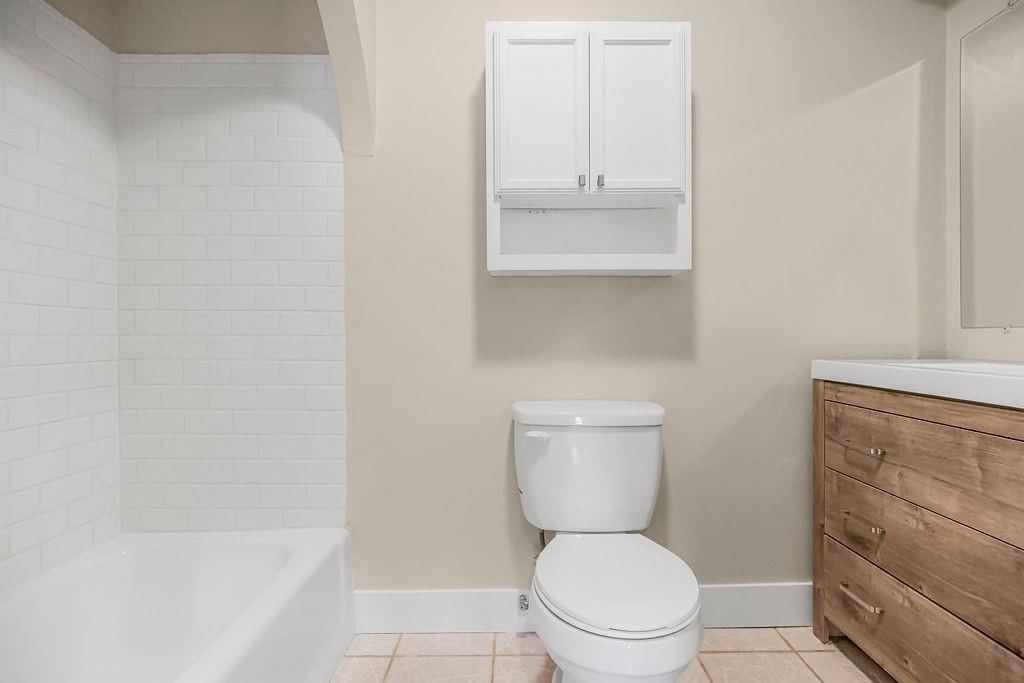 1203 W Elm Street — photo 18