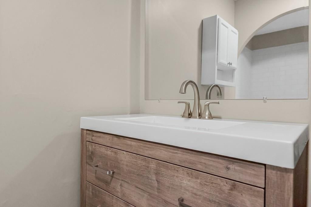 1203 W Elm Street — photo 19
