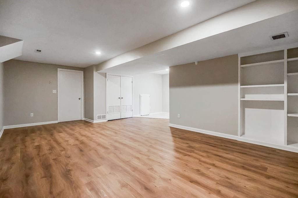 1203 W Elm Street — photo 24