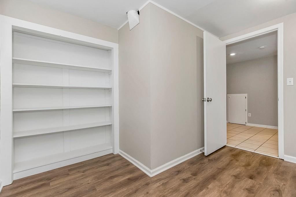 1203 W Elm Street — photo 27