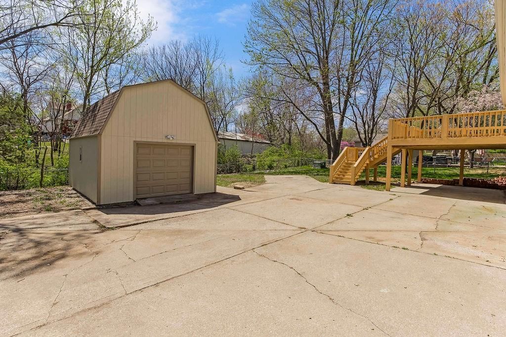 1203 W Elm Street — photo 31