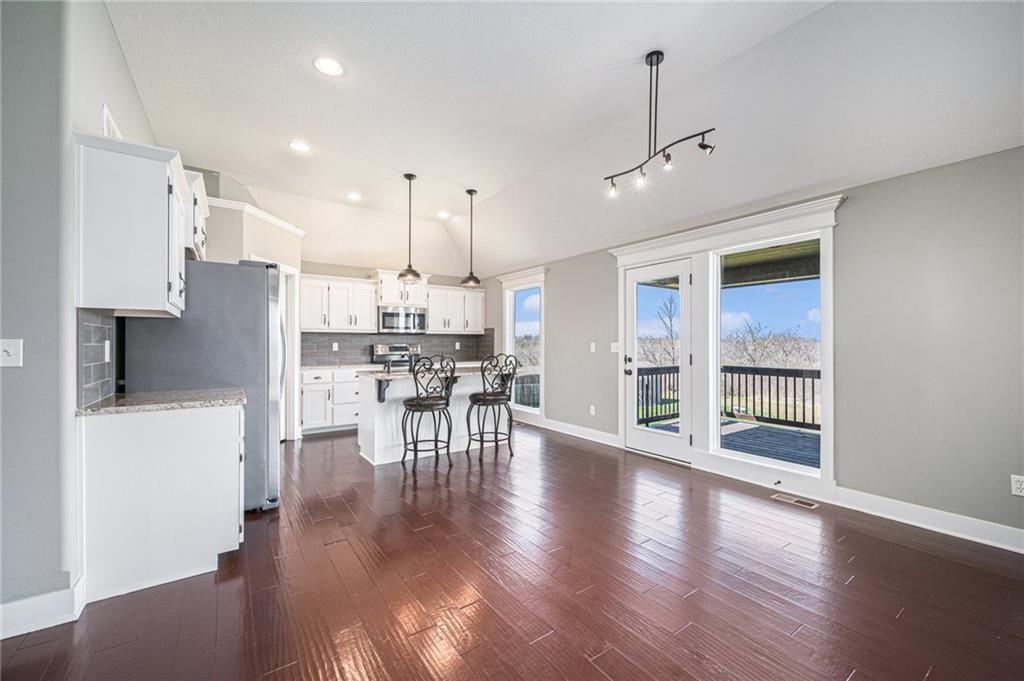 704 Walnut Drive — photo 9
