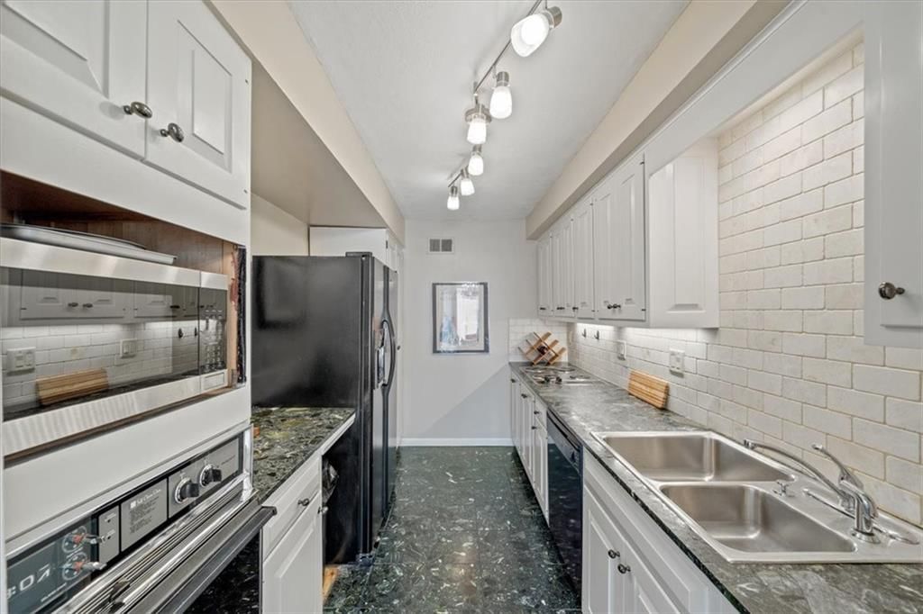 4579 Walnut Street — photo 14