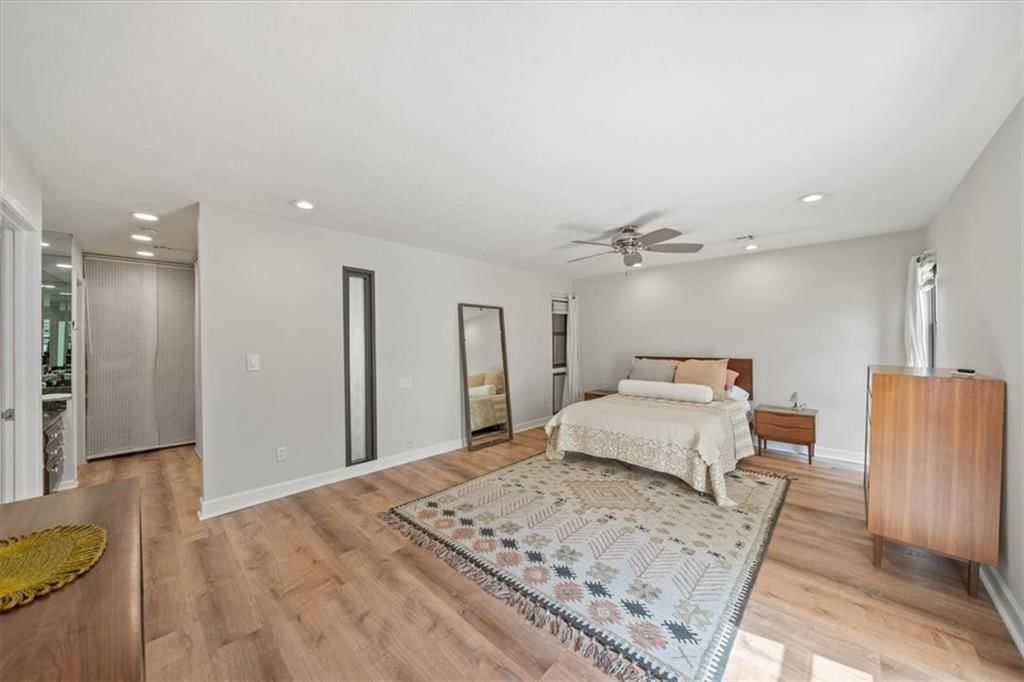 4579 Walnut Street — photo 16