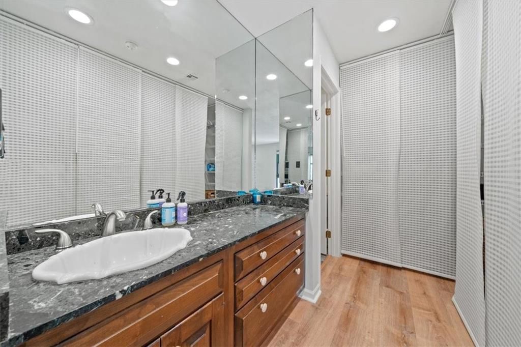 4579 Walnut Street — photo 17