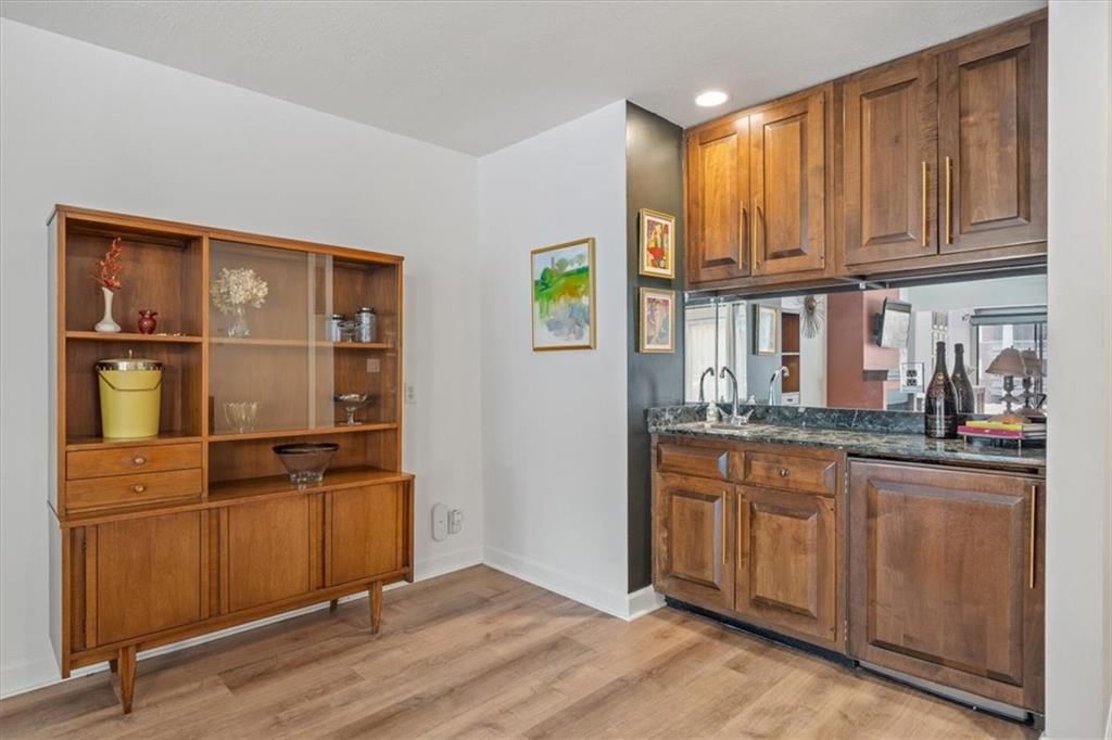 4579 Walnut Street — photo 4