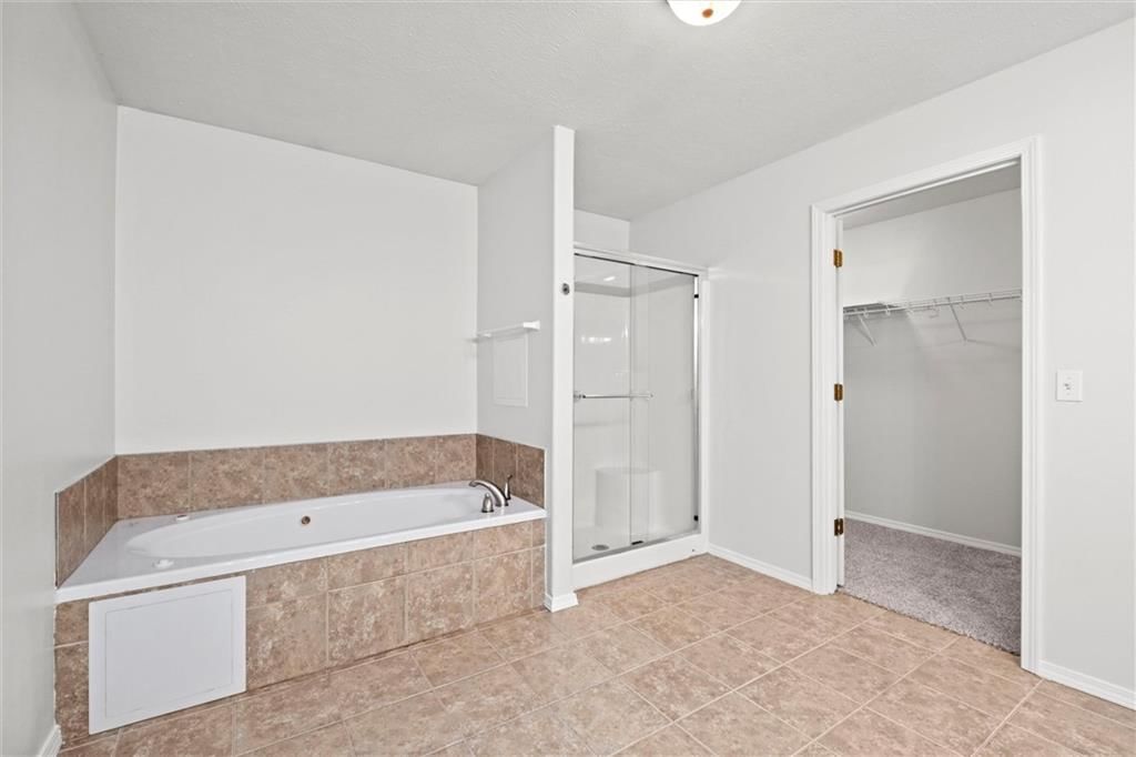10300 Lucca Lane — photo 15
