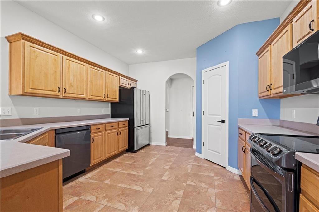 10300 Lucca Lane — photo 8