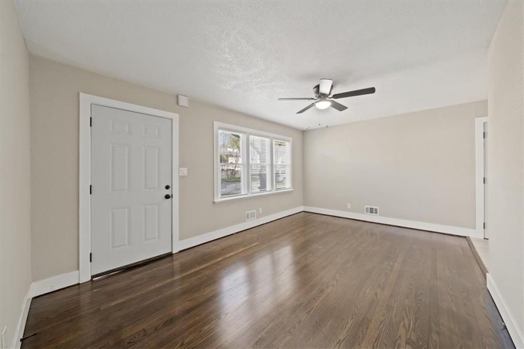 1234 Drury Avenue — photo 2