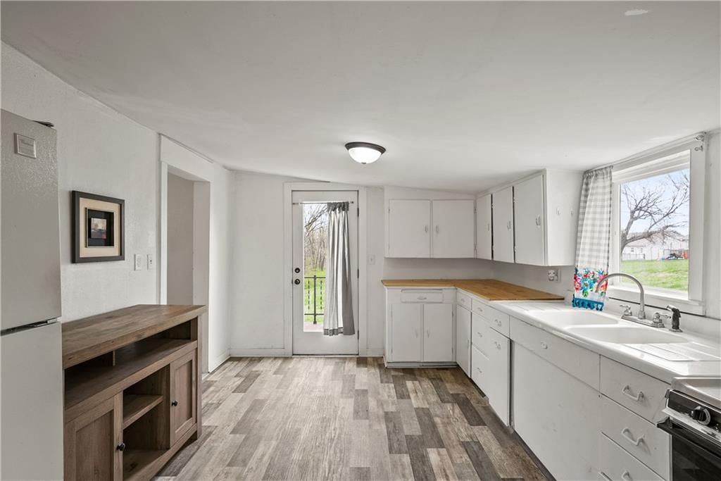 405 E 7th Street — photo 11