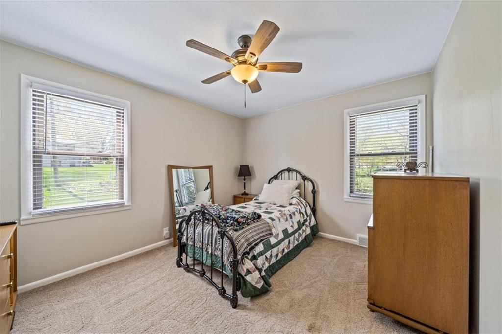 304 SE Independence Avenue — photo 15