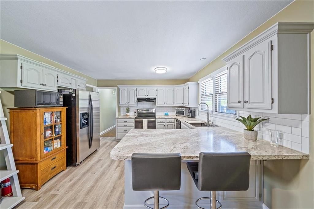 304 SE Independence Avenue — photo 8