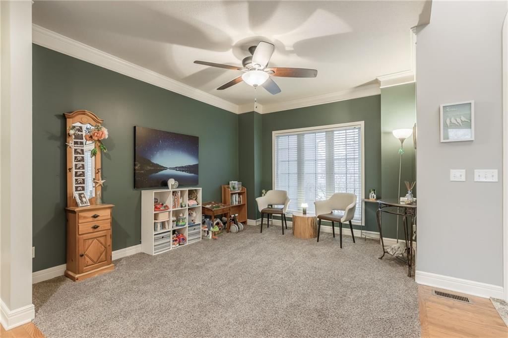 315 S Fox Ridge Drive — photo 10
