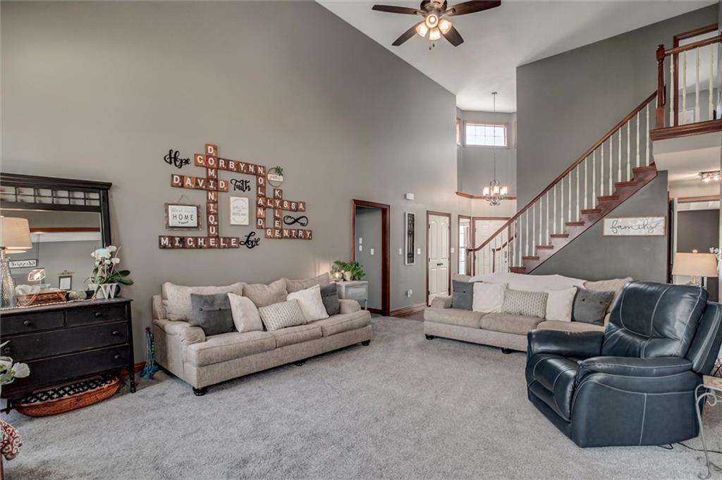 1024 SW Whistle Drive — photo 4