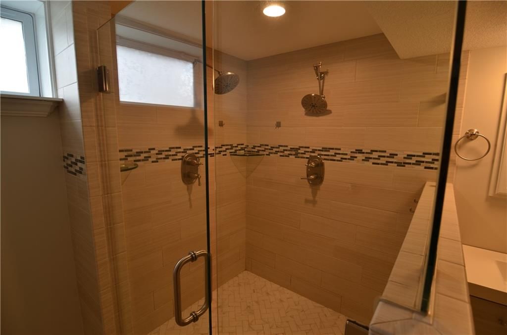 9814 England Drive — photo 7