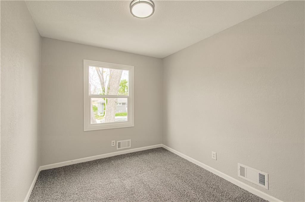4909 E 41st Street — photo 17