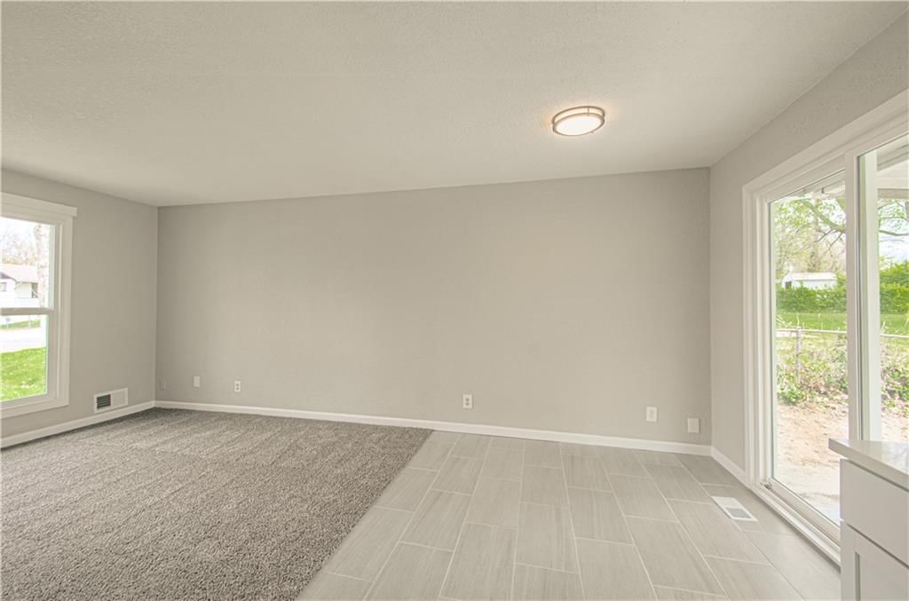 4909 E 41st Street — photo 9