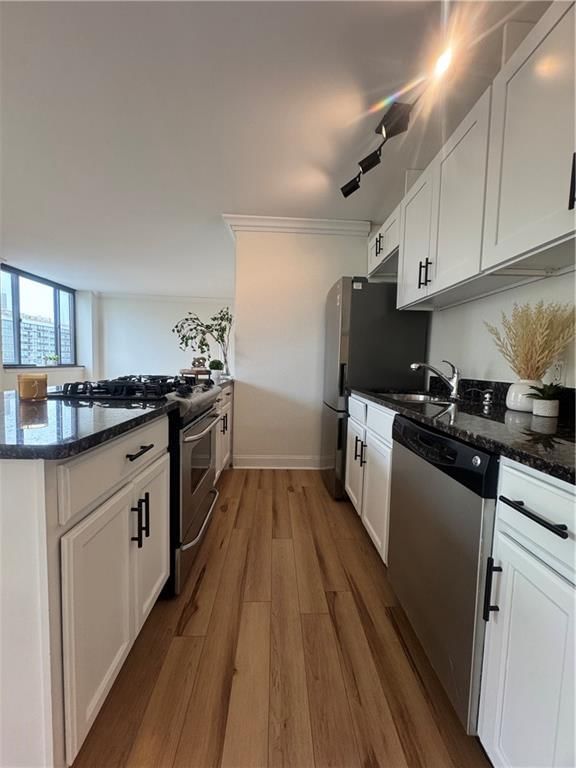 700 E 8th Street — photo 8