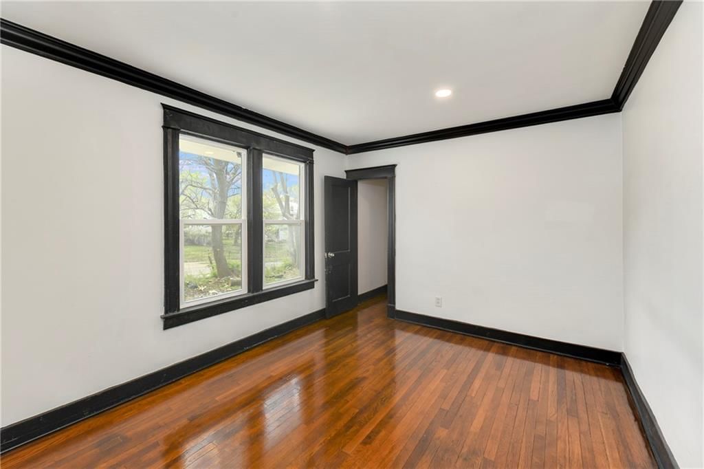 4142 S Benton Avenue — photo 18